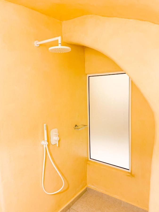 M Santorini Johnnie Cave Tatil Evi